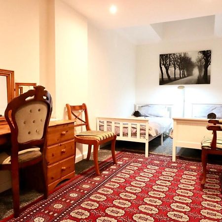 Twin Room Earls Court Central London - Shared Accommodation Екстериор снимка