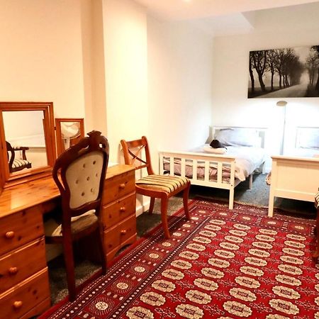 Twin Room Earls Court Central London - Shared Accommodation Екстериор снимка